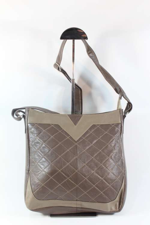 **New Arrival**Stunning Real Leather HANDBAG - Gorgeous Colour!Classical style!