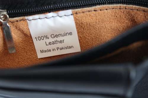 Stunning  MENS Genuine LEATHER WALLET in Black with brown trim-Excellent Quality!