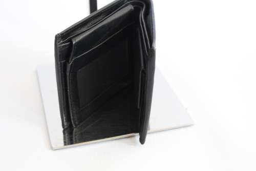 Stunning  MENS Genuine LEATHER WALLET in Black with brown trim-Excellent Quality!