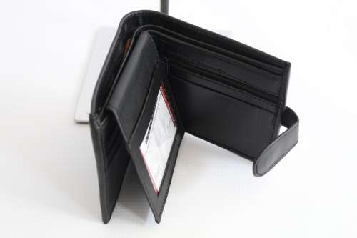 Stunning  MENS Genuine LEATHER WALLET in Black -Excellent Quality!