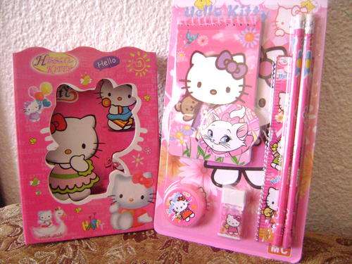 Beautiful Hello Kitty lockable diary with a statinery kit. A must have for any Hello Kitty fan!!!!