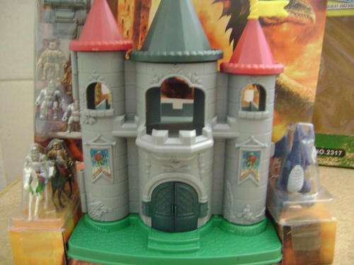 Hidden Adventures- Castle with Knights, Horses, Dragons and many more play pieces