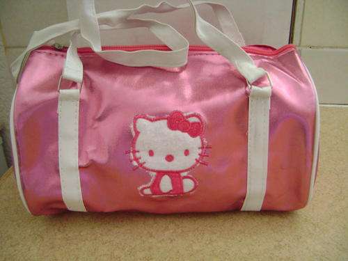 Beautiful Hello Kitty shimmer bag. A must have for any Hello Kitty fan