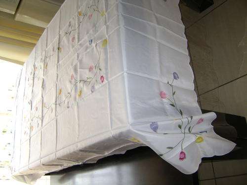 Beautiful table cloth- for any special occassion(size 60x104")