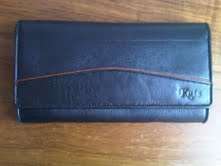 Late entry!!Gorgeous 100%  Genuine leather  Wallet in Black.  Invest in leather,the smart choice.