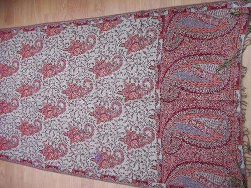 Soft & Elegant 100% Pashmina in beautiful RED Modern design.Fully reversible Very smart