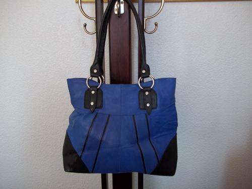 Stunning 100%  Genuine leather  Hand Bag in Black and Blue.  Invest in leather,the smart choice.