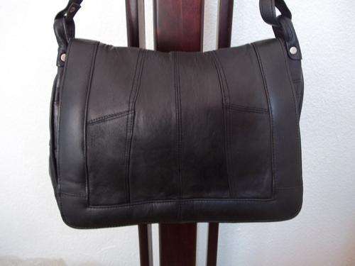 Stunning 100%  Genuine leather  Hand Bag in Beautiful Black.  Invest in leather,the smart choice.