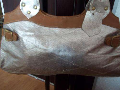 **ONLY ONE**stunning 100%  Genuine leather  Hand Bag in A shimmering SILVER & BROWN. Gorgeous!!