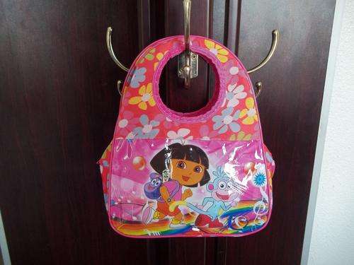 Beautiful DORA THE EXPLORA hand bag for the young lady. A must have for any DORA fan!