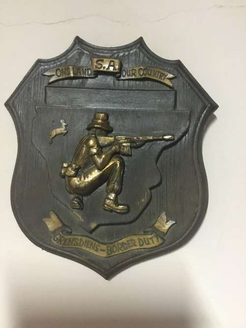 Border duty plaque