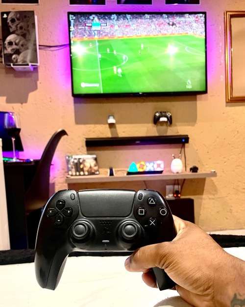 PlayStation 5 Ultimate Bundle (Console, accessories and games)