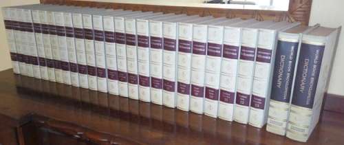 Encyclopedia Britannica 1968 Full Set + World Book Encyclopedia Dictionary
