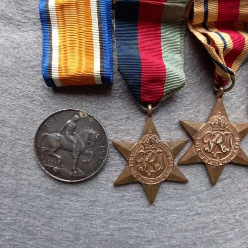 1 X WW1 MEDAL. S. SWAIN 8TH S.A.I. : 4 X WW2 MEDALS S.T. SWAIN. No. 51632.