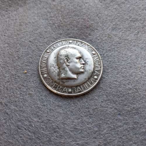 MUSSOLINI ITALIAN FASCIST BADGE