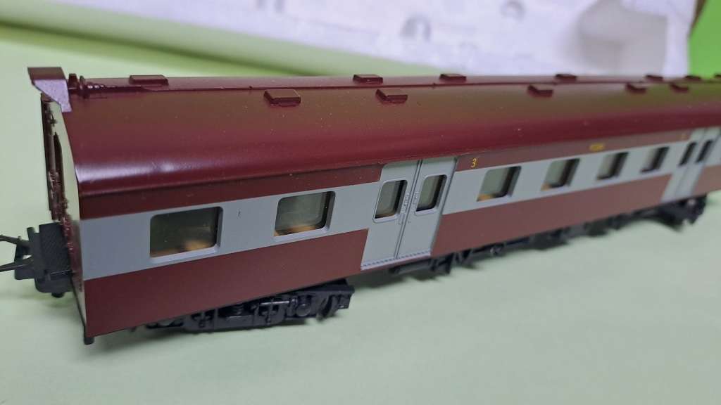 Lima Model - Suburban 3rd Class wagon (SAR) (Like NEW)