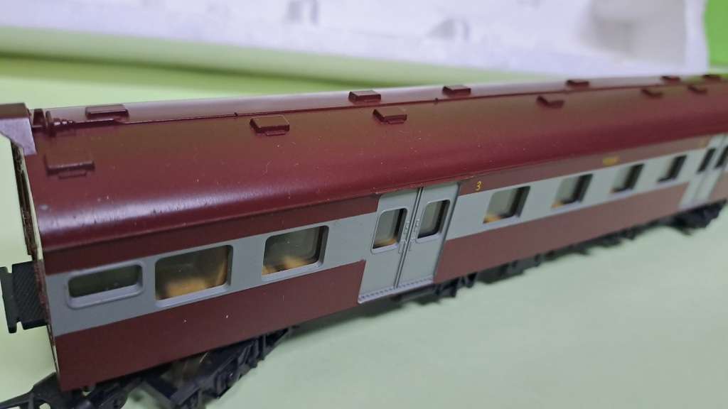 Lima Model - Suburban 3rd Class wagon (SAR) (Like NEW)
