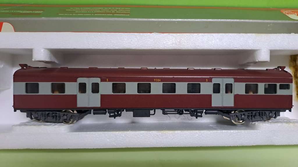 Lima Model - Suburban 3rd Class wagon (SAR) (Like NEW)