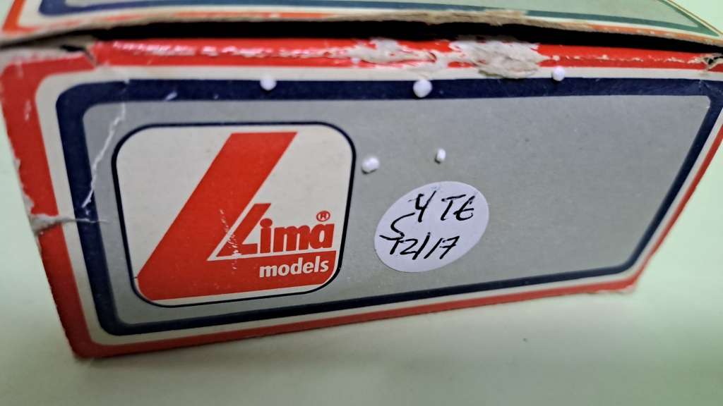 Lima Model - Suburban 1st Class wagon (SAR) (Like NEW)