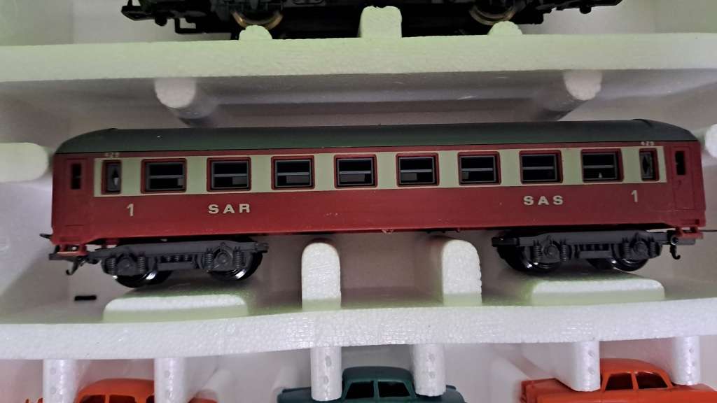 LIMA SAR Train Set (Locomotive with 2 coaches and Bridge) BOXED (NEW old stock Last one)