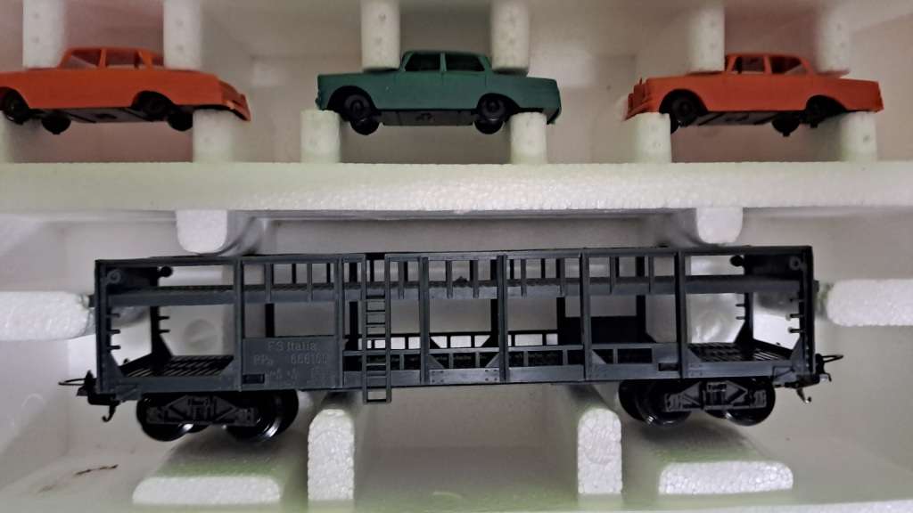 LIMA SAR Train Set (Locomotive with 2 coaches and Bridge) BOXED (NEW old stock Last one)