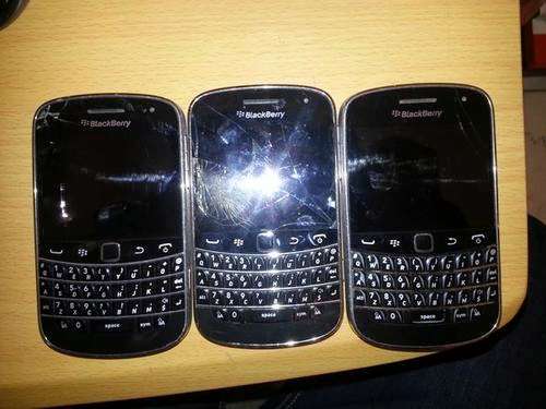 x3 Blackberry Bold 9900 *READ