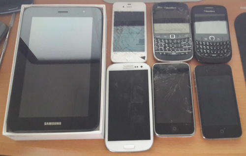 Massive Bundle!!! x2 Apple iPhone , Galaxy Tab, BB9900, BB Curve , S3