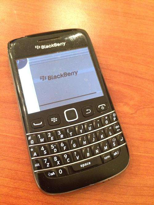 Blackberry Bold *Read