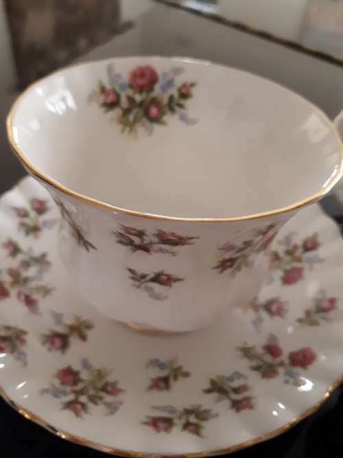 Royal Albert `Winsome` (21 piece) PLUS gold plated tea spoons and cake forks (13 piece)