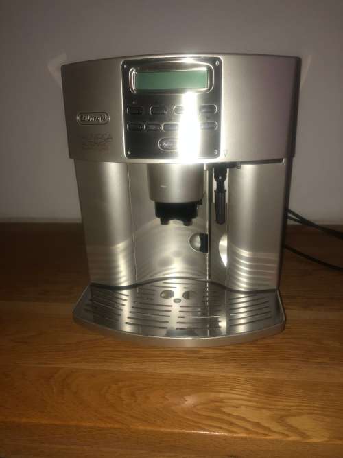 DeLonghi Magnifica Automatic cupuccino Machine