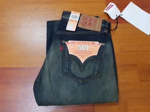 Authentic LEVI'S 501 Denims - Size 34/32