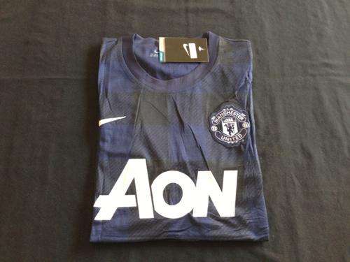 NIKE Manchester United Away Kit - Medium