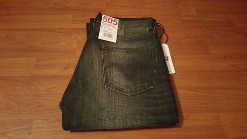 Levis 505 Regular Fit/Straight Leg - W32/L34