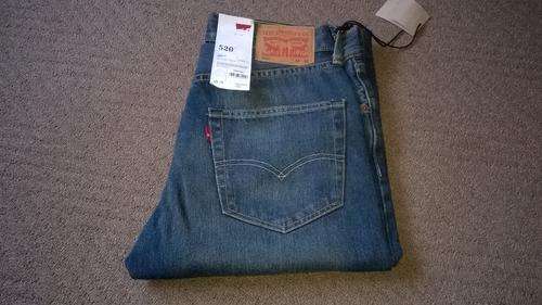 Levis 520 - Tapered sits at waist