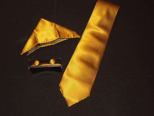 GIORGIO ARMANI Tie Set - Tie / Handkerchief / Cuff Links