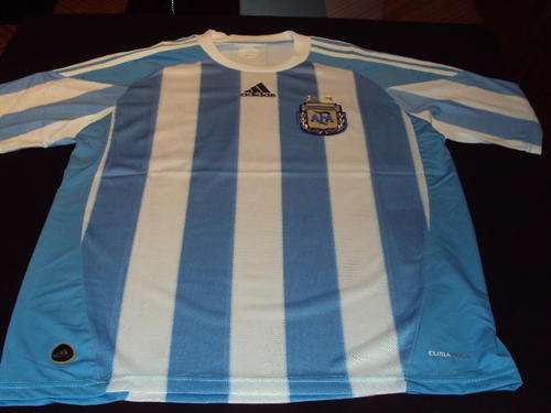Officially Licensed ARGENTINA 2010 Kit - Medium