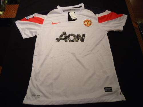 NIKE MANCHESTER UNITED Kit - Large Slim Fit
