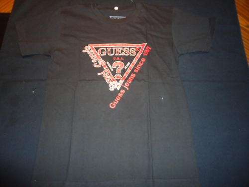 GUESS T Shirt - Medium