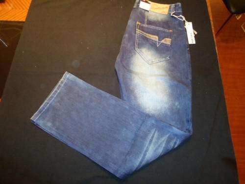 Brand New Style DIESEL Jeans - Just Unpacked - Size 32