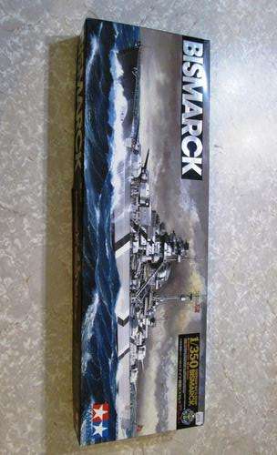 Stunning! *** BISMARCK***  Model German Battleship! See Description!