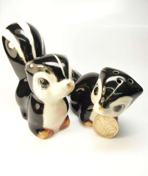 Exclusive Porcelain Figurine! *Two Skunks - Salt & Pepper Shakers*
