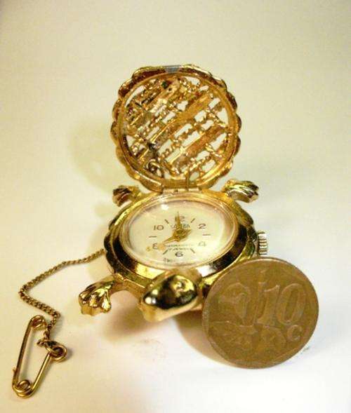 EXTREMELY RARE! SWISS MADE! Antique Gold Plated Watch Brooch! *Turtle with Gem Stones on Shell*