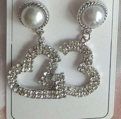 Earring,heart shape with studs and white pearls in silver color