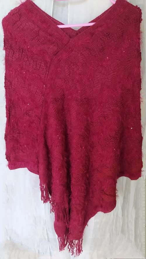 Lady's winter poncho with sequins, one size fits all, Maroon