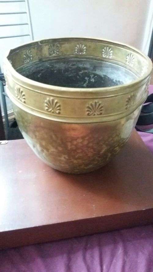 BRASS FLOWER POT (OLD)