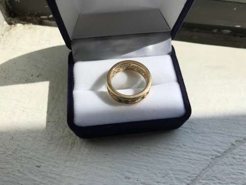 Exquisite 9ct yellow gold emerald and diamonds full eternity ring