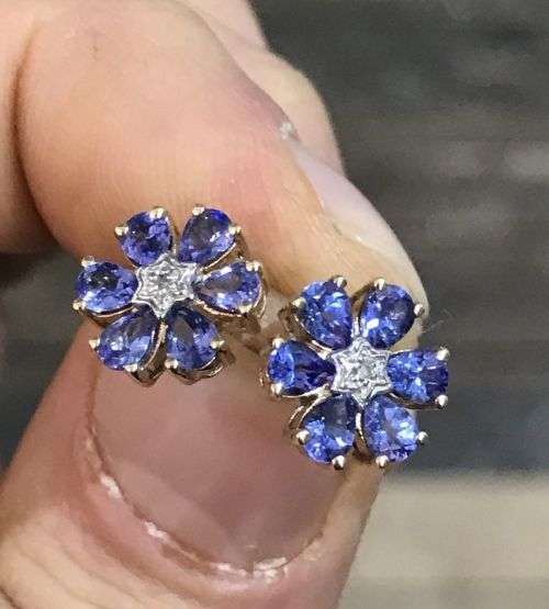 Genuine Earth Mined AA Grade Tanzanite and Diamond earings in 9ct yellow gold