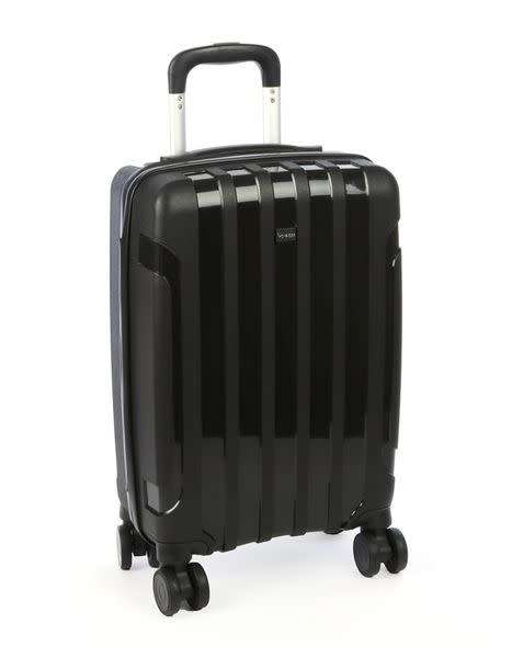 BRAND NEW VOYAGER TROLLEY BAG WITH  WHEELS