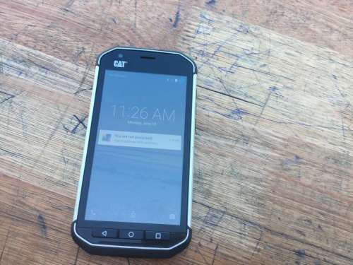 Cat s40 in excellent condition