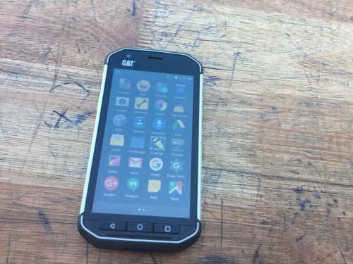 Cat s40 in excellent condition